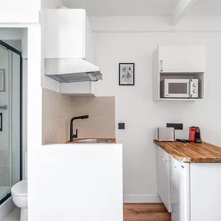 Apartment New Rue Roger #2 - Bills Included - Direct Train From Cdg Airport Paris