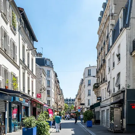 Apartment New Rue Roger #2 - Bills Included - Direct Train From Cdg Airport *