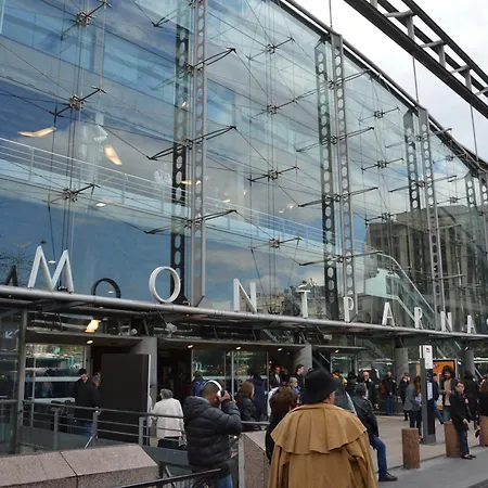 New Rue Roger #2 - Bills Included - Direct Train From Cdg Airport